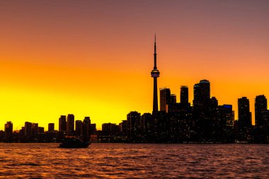 Toronto 'nun günbatımındaki panoramik görüntüsü, Ontario, Kanada