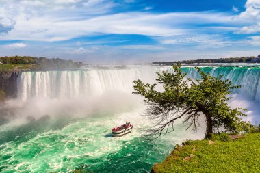Kanada 'da Niagara Şelaleleri, At nalı Şelaleleri, Niagara Şelaleleri, Ontario, Kanada' da güneşli bir günde
