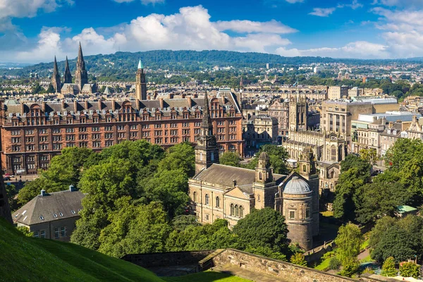 Panoramic Aerial View Edinburgh Beautiful Summer Day Scotland United Kingdom — Stock Photo, Image