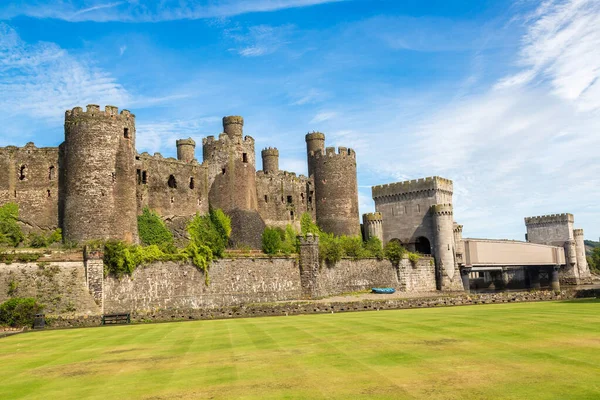 Conwy Castle Wales Een Mooie Zomerdag Engeland Verenigd Koninkrijk — Stockfoto