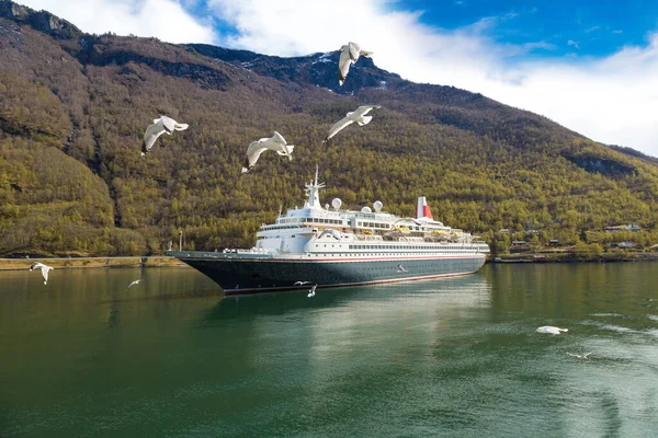 Cruise Ship Norway Sunny Day — Stock Photo, Image