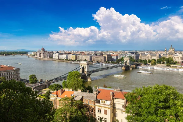 Panoramatický Pohled Budapešti Dunaj Řeka Krásné Letní Den — Stock fotografie