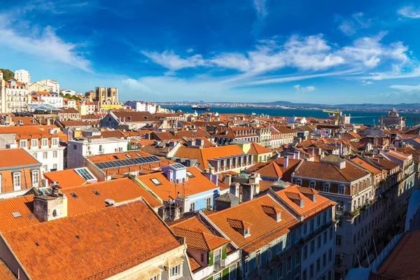 在一个美丽的夏日 葡萄牙里斯本全景鸟瞰图 — 图库照片