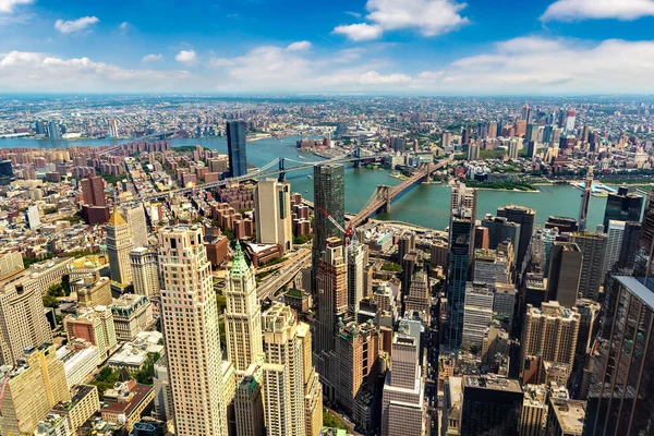 美国纽约州纽约市布鲁克林大桥和曼哈顿大桥全景鸟瞰 — 图库照片