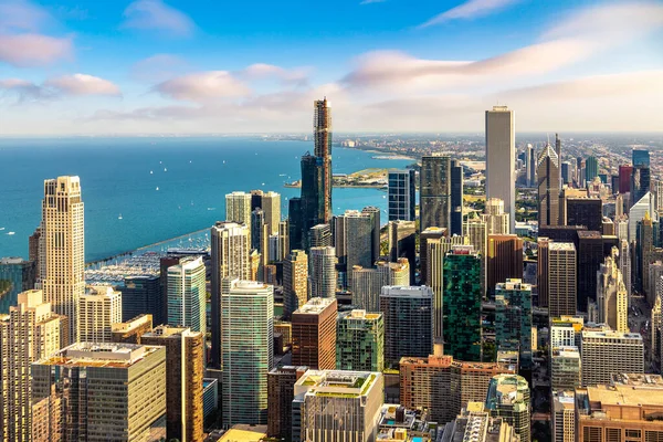 米国イリノイ州サンセットのシカゴとミシガン湖のパノラマの空中都市風景 — ストック写真