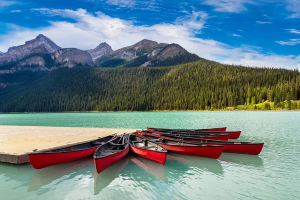 Kanoter Vid Sjön Louise Banff National Park Canada — Stockfoto