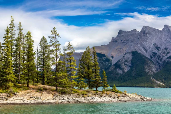 Lago Minnewanka Nel Banff National Park Canada — Foto Stock