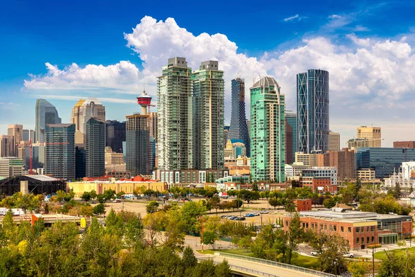 Panoramatický Výhled Calgary Slunečného Dne Kanada — Stock fotografie