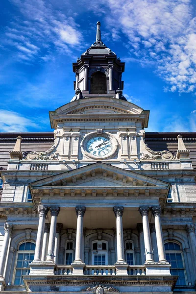 カナダ ケベック州の晴れた日のモントリオール市庁舎 — ストック写真