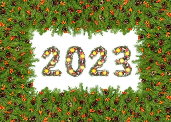 Weihnachtsbaum Rahmen Und 2023 Zahl Von Weihnachtsbaum Äste Isoliert Auf — Stockfoto