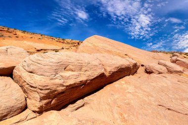 Ateş Vadisi Parkı güneşli bir günde, Nevada, ABD