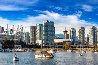 Vancouver, Kanada 'da güneşli bir günde sahte dere