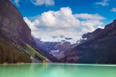 Louise Gölü 'nün panoramik manzarası, Kanada Banff Ulusal Parkı