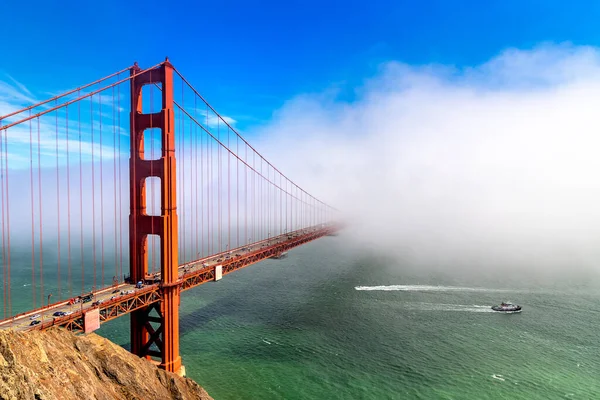 Golden Gate Bridge Cercada Por Nevoeiro San Francisco Califórnia Eua — Fotografia de Stock