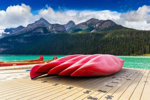 Canoes Lake Louise Banff National Park Canada — Stock Photo, Image