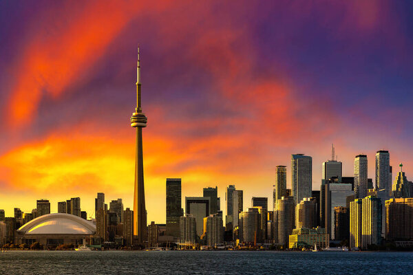 Мбаппе вид на горизонт Торонто на закате, Онтарио, Канада