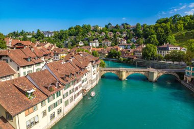 Bern panoramik manzarasına güzel yaz gün, İsviçre