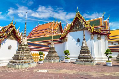 Wat Pho tapınakta bir yaz günü Bangkok