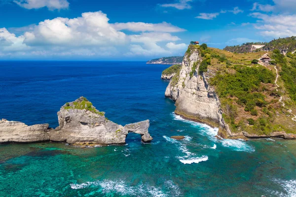 Natursteinbogen Ozeanwasser Und Aussichtspunkt Atuh Beach Auf Der Insel Nusa — Stockfoto
