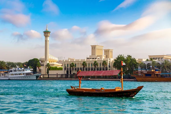 Abra Altes Traditionelles Holzboot Und Farooq Moschee Bay Creek Dubai — Stockfoto