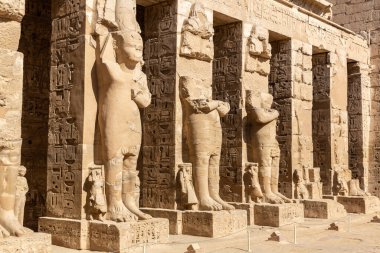 Luxor 'daki Medinet Habu tapınağı, Kral Vadisi, Mısır