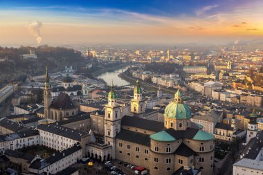 Salzburg Katedrali (Avusturya), güzel bir günde panoramik havadan görünümü