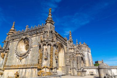 Ortaçağ Templar kalede tomar bir güzel yaz günü, Portekiz