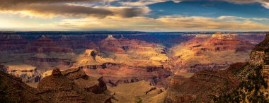 Günbatımında Büyük Kanyon Ulusal Parkı Panoraması, Arizona, ABD