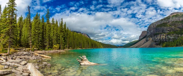 Озеро Морейн Банфский Национальный Парк Канады — стоковое фото