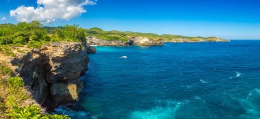 Güneşli bir günde Nusa Penida Adası Panoraması, Bali, Endonezya