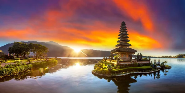 Panorama Sunrise Pura Ulun Danu Beratan Bedugul Temple Lake Bali — Stock Photo, Image