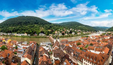 Panoramik hava görünümünde Heidelberg bir güzel yaz günü, Almanya
