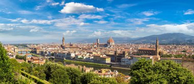 Panoramik manzaralı bir güzel yaz günü katedralde Santa Maria del Fiore Floransa, İtalya