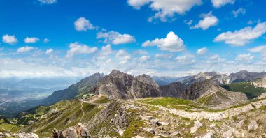 Bir güzel yaz günü, Avusturya Innsbruck panoramik havadan görünümü