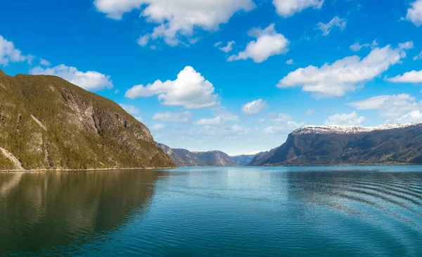 挪威Sognefjord全景 阳光灿烂 — 图库照片