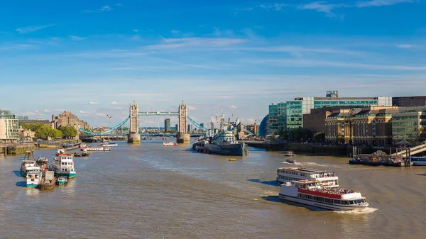Hms Belfast Warship Und Tower Bridge London Einem Schönen Sommertag — Stockfoto