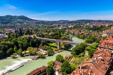 Bern panoramik manzarasına güzel yaz gün, İsviçre