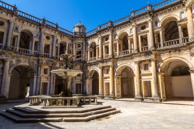 Ortaçağ Templar kalede tomar bir güzel yaz günü, Portekiz