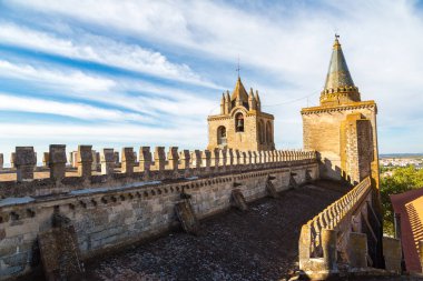 Evora, Portekiz katedralde bir güzel yaz günü