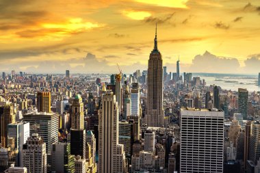 NEW YORK CITY, ABD - 15 Mart 2020: New York City, ABD 'de Manhattan' ın panoramik hava manzarası