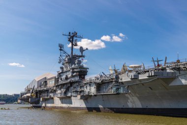 NEW YORK CITY, ABD - 29 Mart 2020: New York Citys Intrepid Sea, Air and Space Museum, New York City, ABD