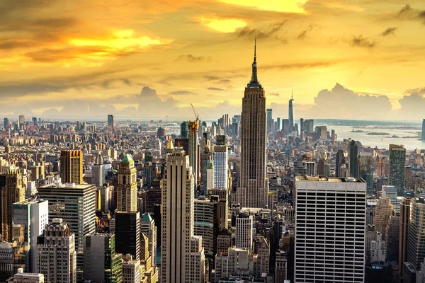 美国纽约州纽约市 2020年3月15日 美国纽约州纽约市的曼哈顿全景鸟瞰 — 图库照片