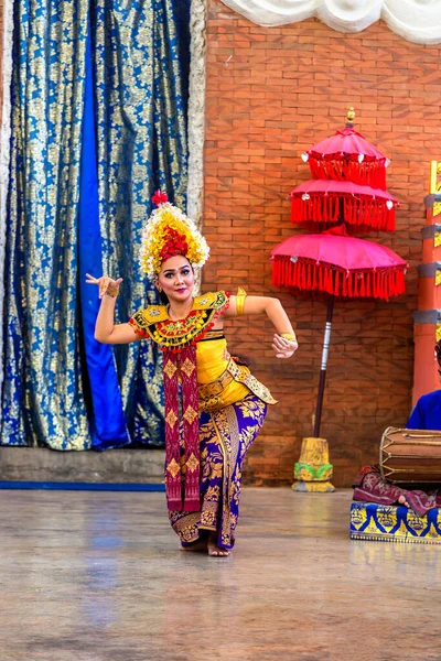 Bali Indonésia Fevereiro 2020 Dança Balinesa Tradicional Realizada Parque Cultural — Fotografia de Stock