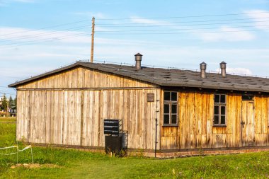 OSWIECIM, POLAND - SEPTEMBER 7, 2022: Bu kışlada SS doktorları ve hemşireleri, Auschwitz II. Birkenau toplama kampı Oswiecim, Polonya 'da yeni doğan bebekleri ve annelerini fenol iğneleriyle öldürdüler.