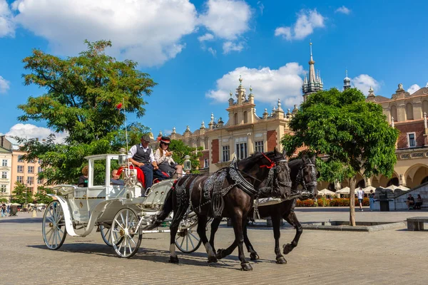 Krakow Pologne Septembre 2022 Chariots Cheval Sur Place Principale Cracovie — Photo