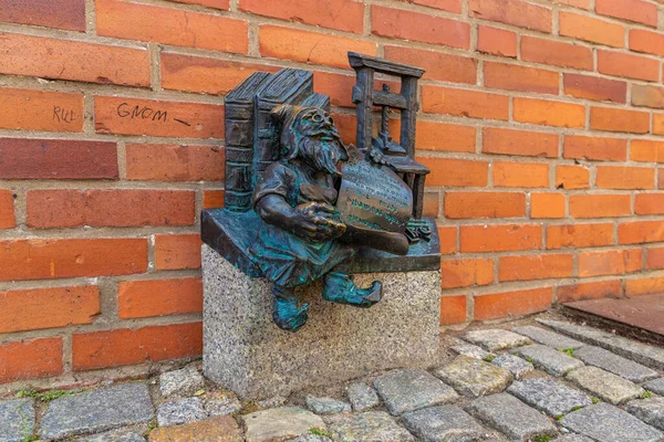 Wroclaw Poland Сентября 2022 Символ Вроцлава Скульптура Карлика Гнома Сказки — стоковое фото