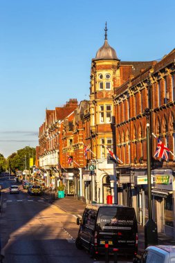 BOURNEMOUTH, BİRLİK KINGDOM - 24 Haziran 2022: Bournemouth - güneşli bir günde popüler bir turizm kasabası, Birleşik Krallık