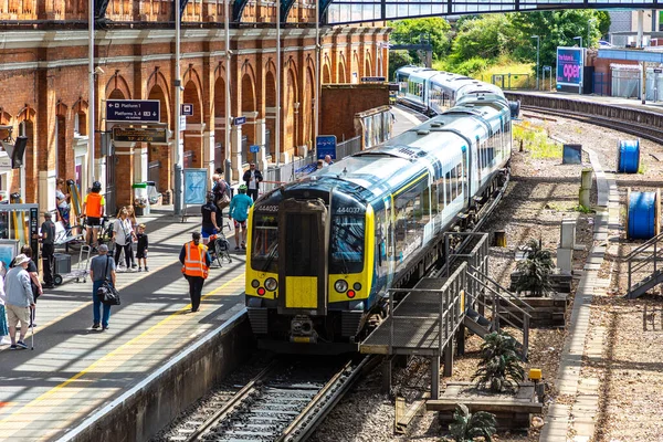 Bournemouth Regno Unito Giugno 2022 Stazione Ferroviaria Bournemouth Una Giornata — Foto Stock