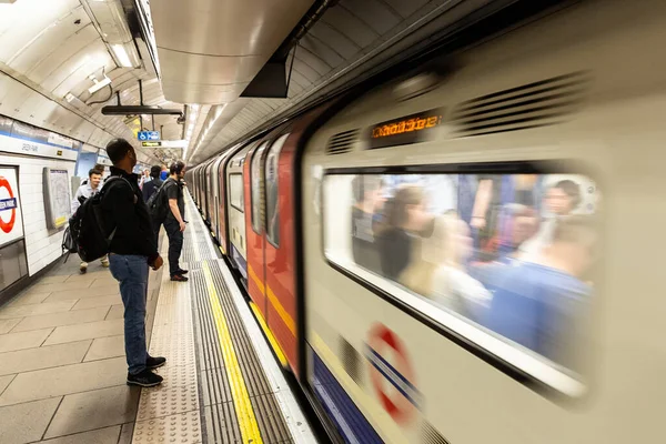 Londen Het Verenigd Koninkrijk Juni 2022 Metrostation Londen Londen Engeland — Stockfoto