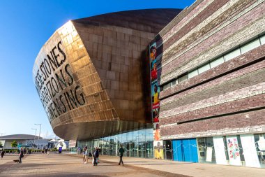 CARDIFF, BİRLİK KINGDOM - 27 Haziran 2022: Galler Milenyum Merkezi, Cardiff, İngiltere